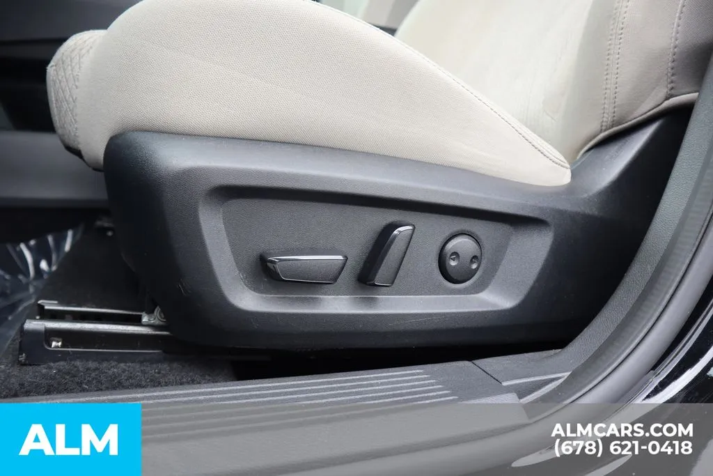Nissan Rogue photo 11