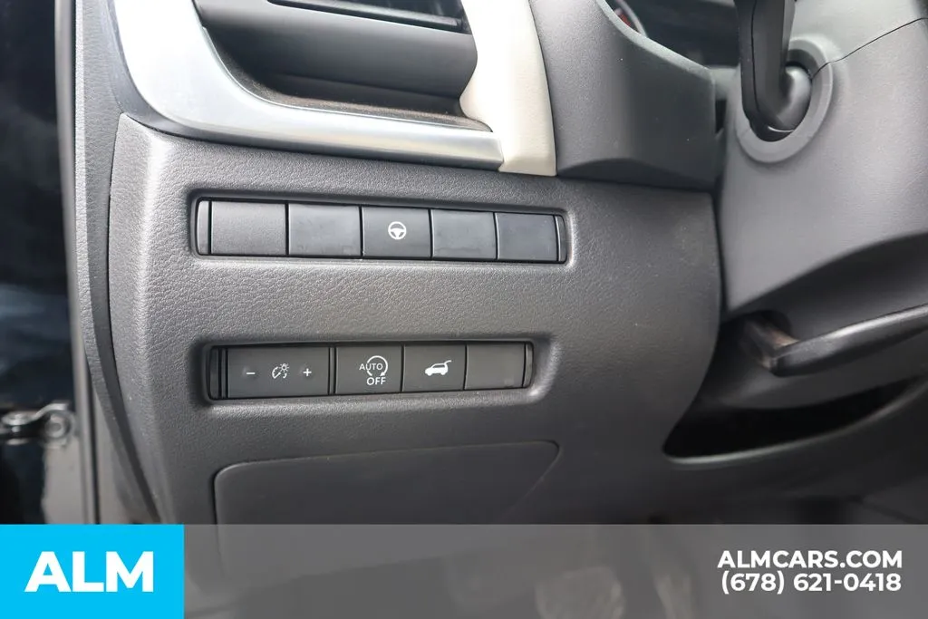 Nissan Rogue photo 12