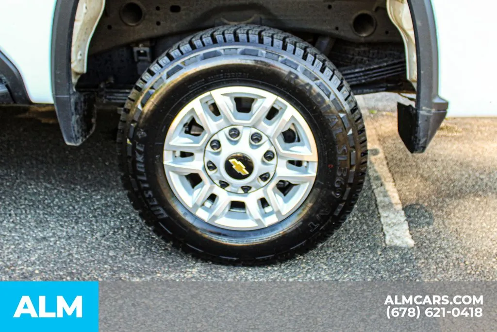 Chevrolet Silverado 2500 HD photo 15