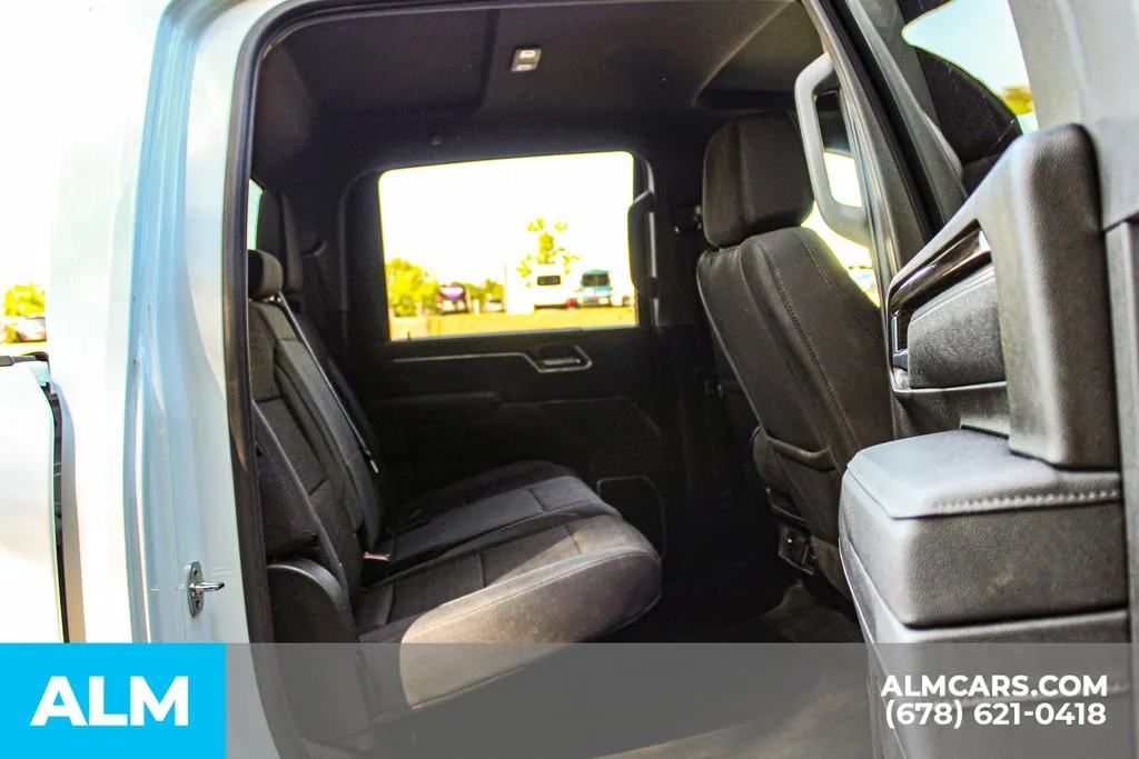 Chevrolet Silverado 2500 HD photo 18