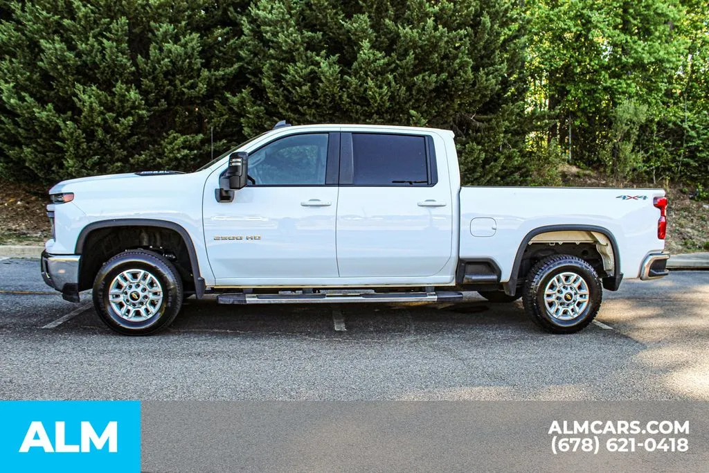 Chevrolet Silverado 2500 HD photo 6