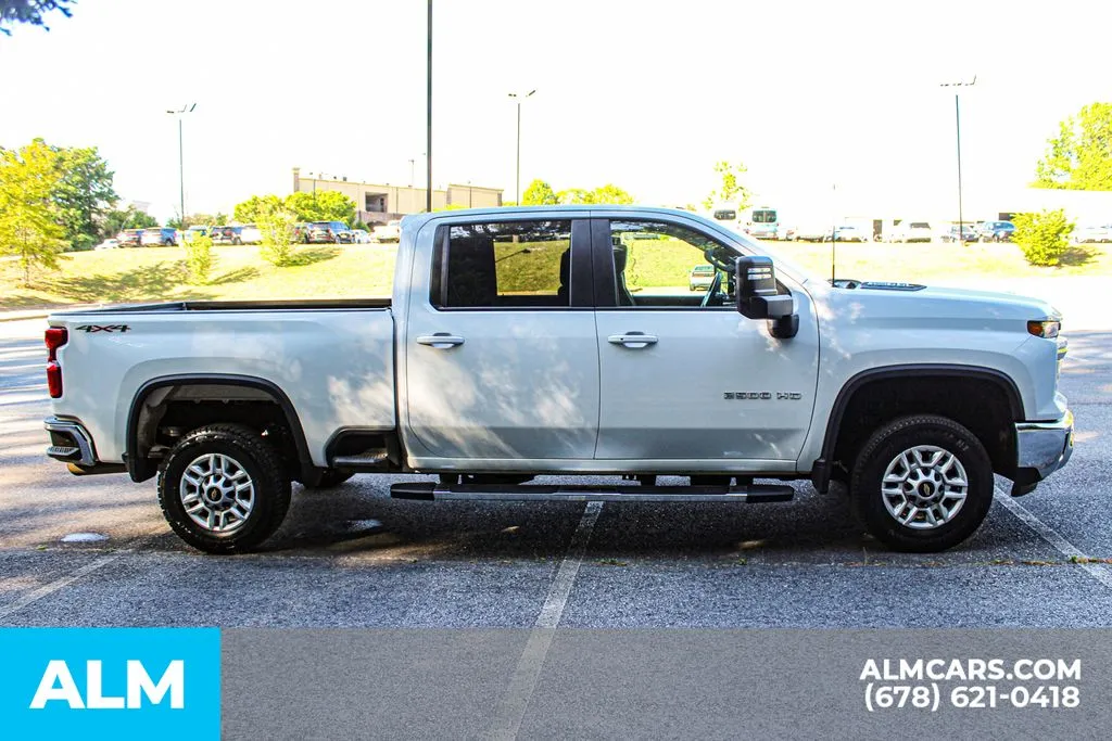 Chevrolet Silverado 2500 HD photo 8