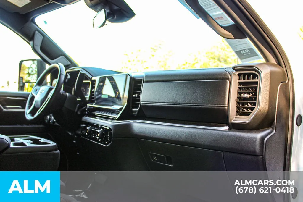 Chevrolet Silverado 2500 HD photo 22