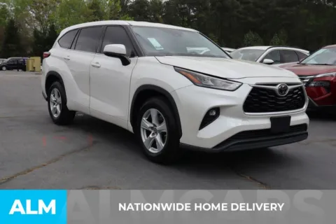 More photos of 2020 Toyota Highlander LE at ALM Gwinnett, GA