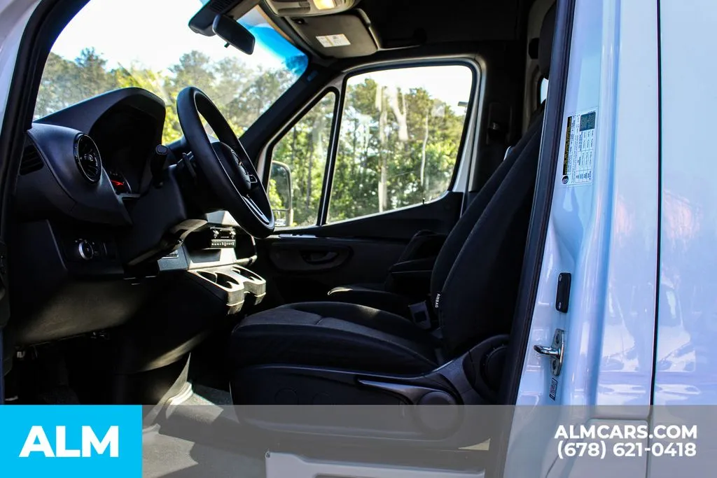 Mercedes-Benz Sprinter 2500 photo 15