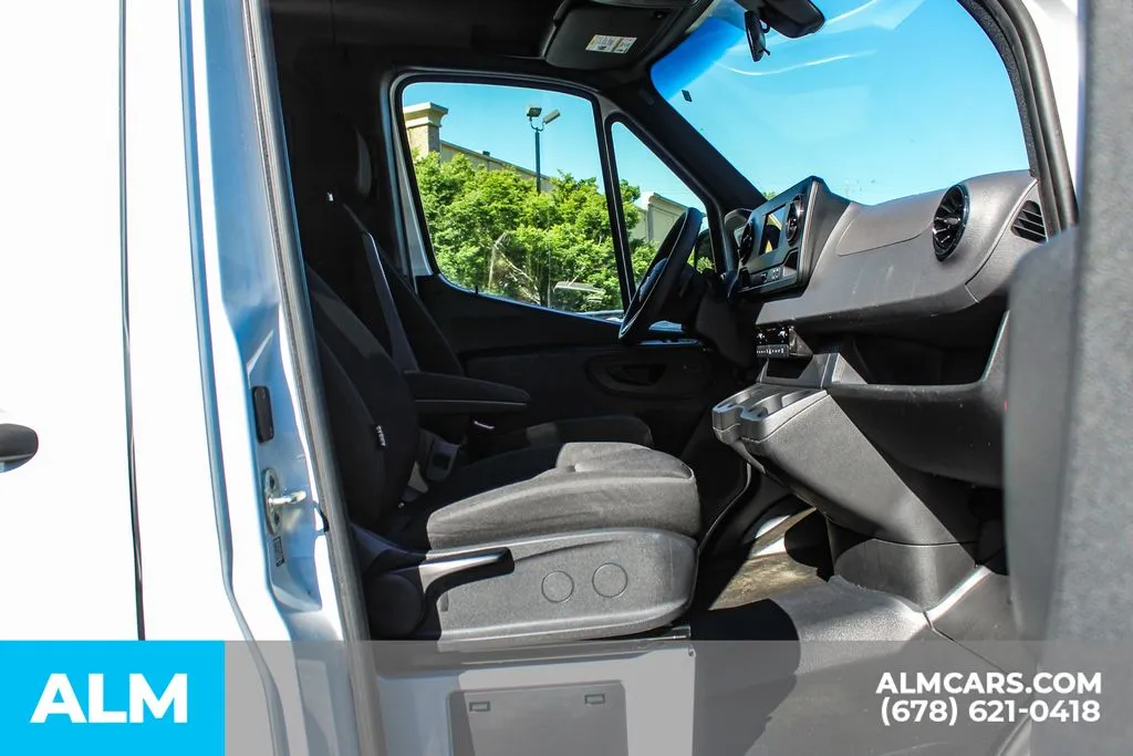 Mercedes-Benz Sprinter 2500 photo 16