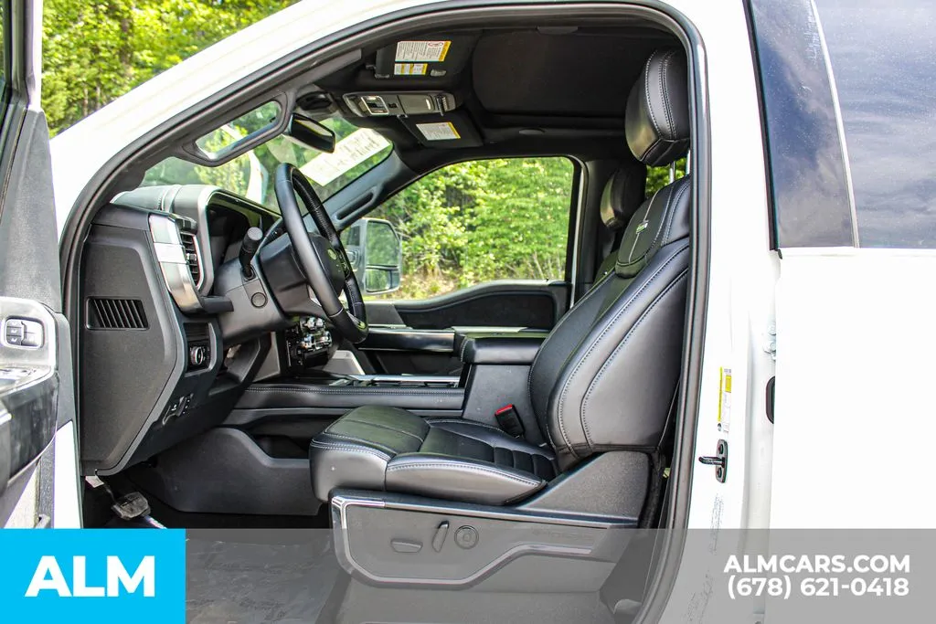 Ford F-450SD photo 16