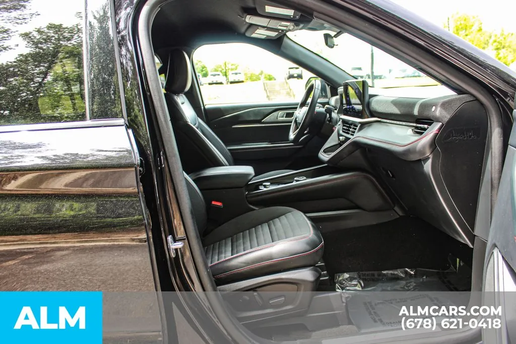 Ford Explorer photo 22