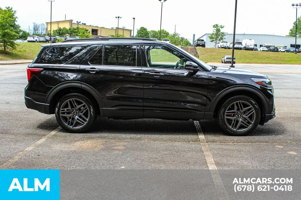 Ford Explorer photo 8