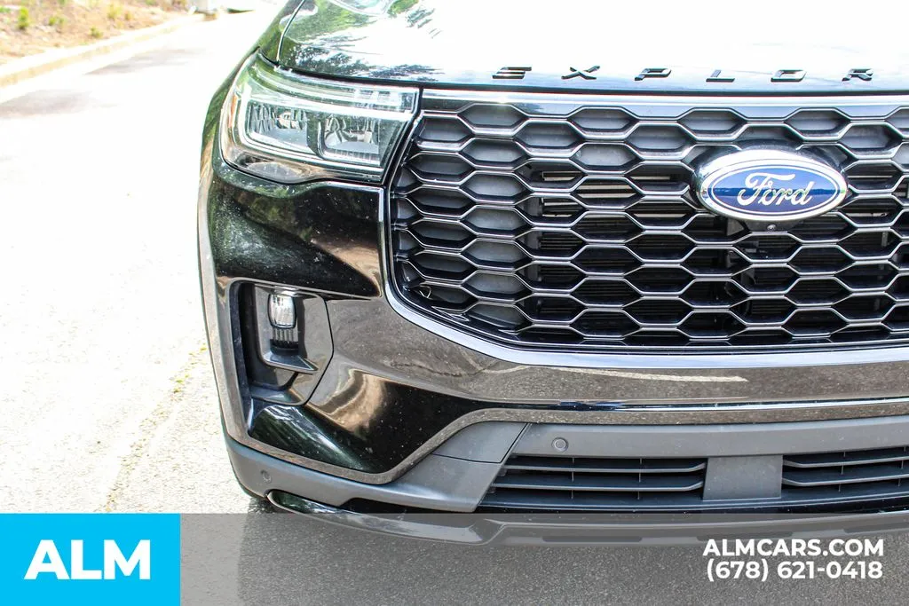Ford Explorer photo 11