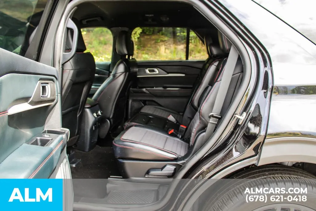 Ford Explorer photo 17