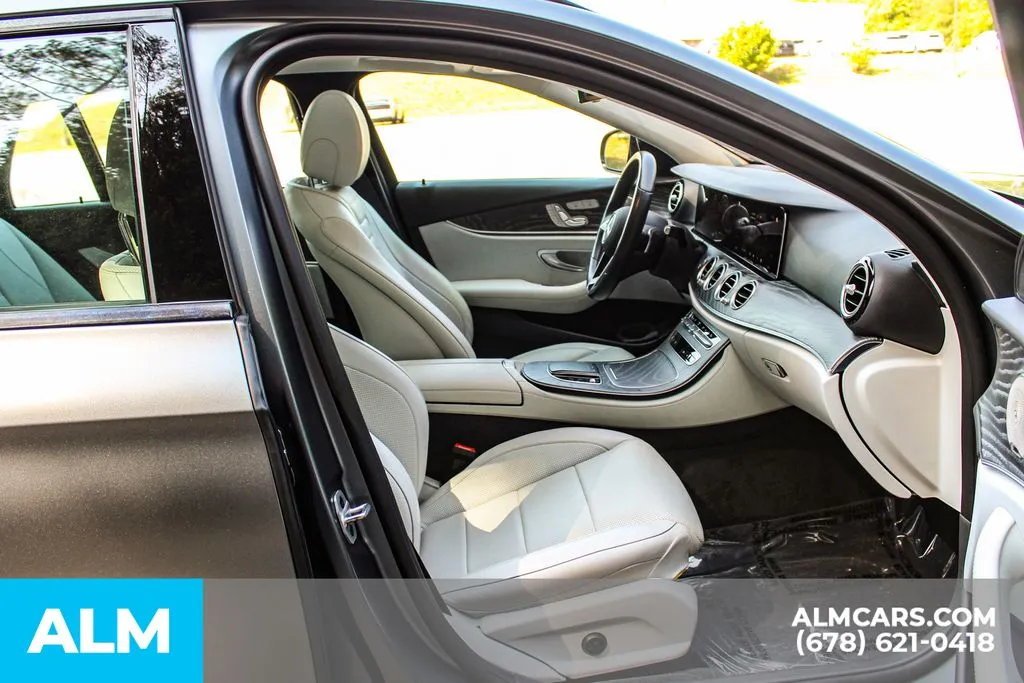 Mercedes-Benz E-Class photo 20