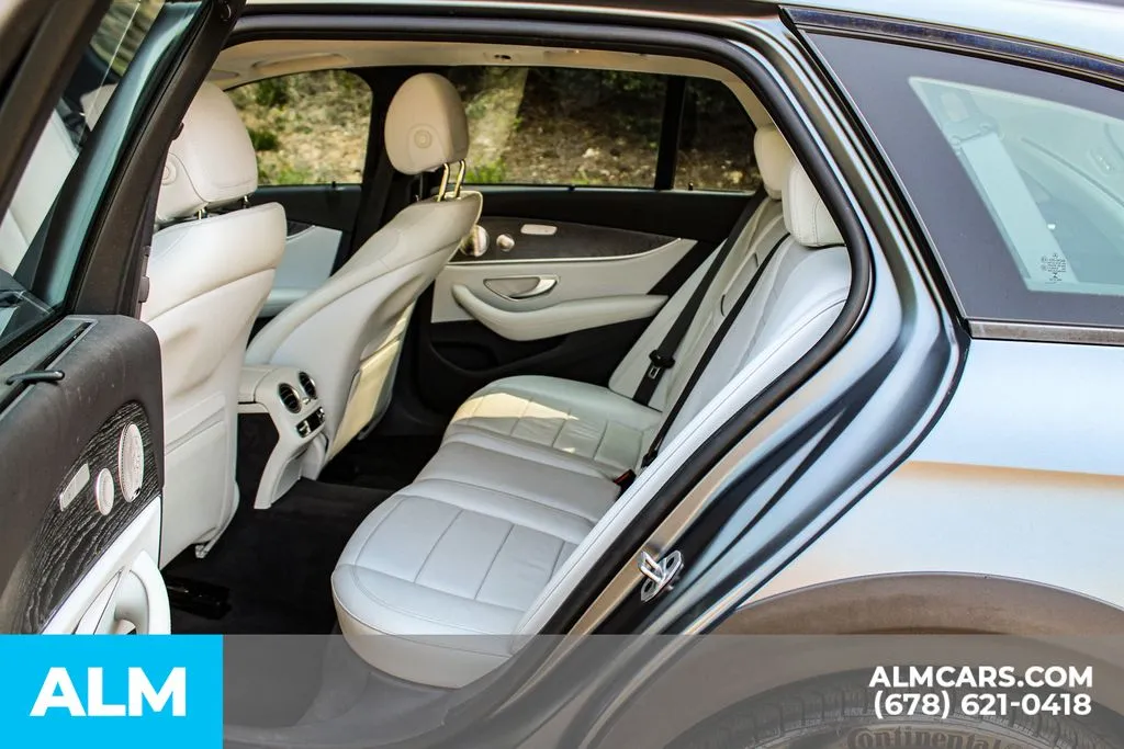 Mercedes-Benz E-Class photo 17