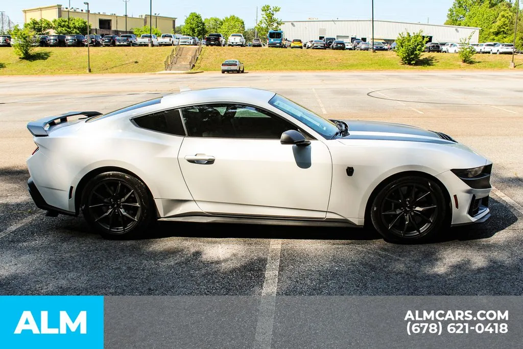 Ford Mustang photo 8