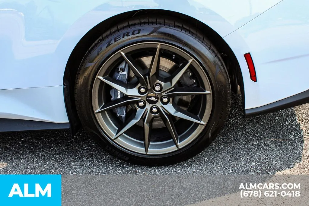 Ford Mustang photo 15