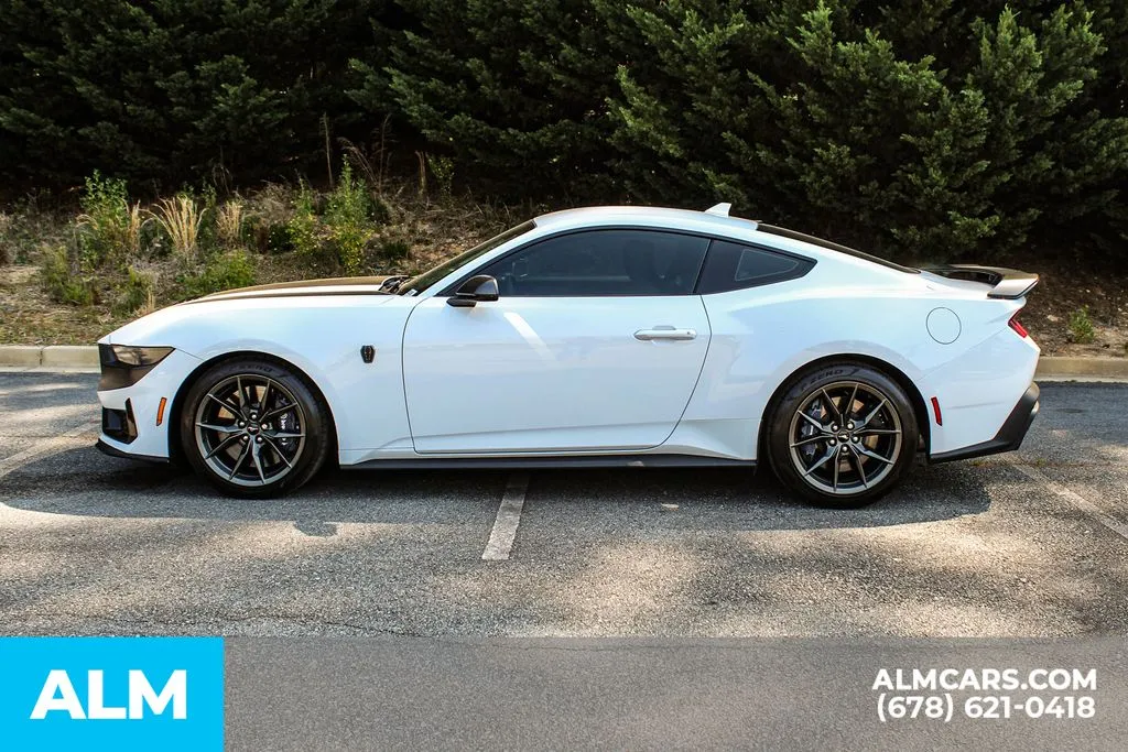 Ford Mustang photo 6