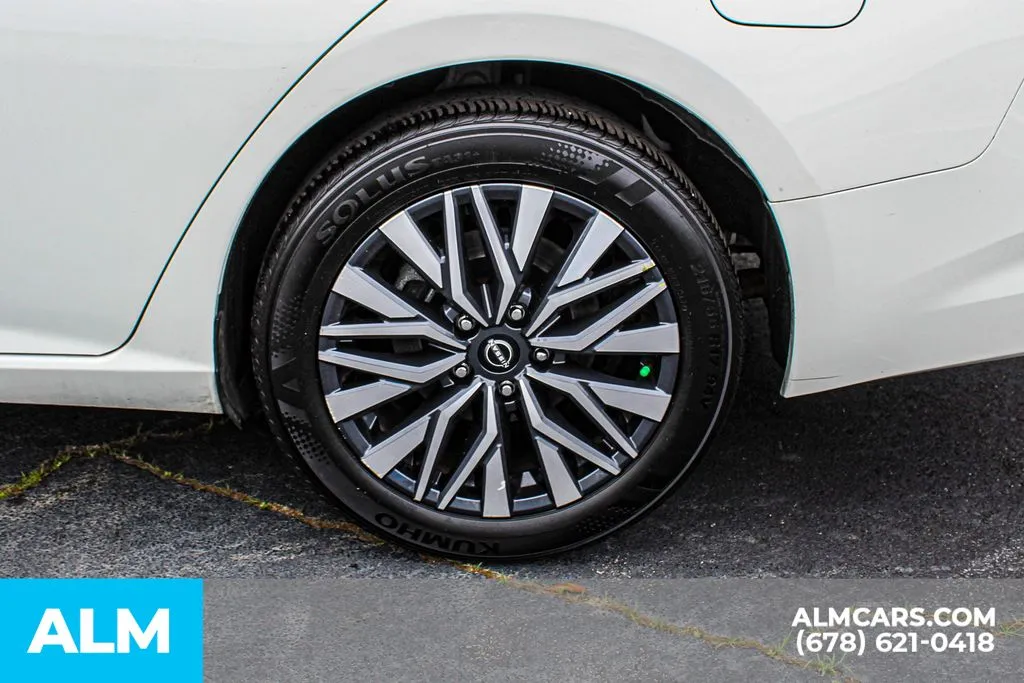 2025 Nissan Altima SV - Photo 15