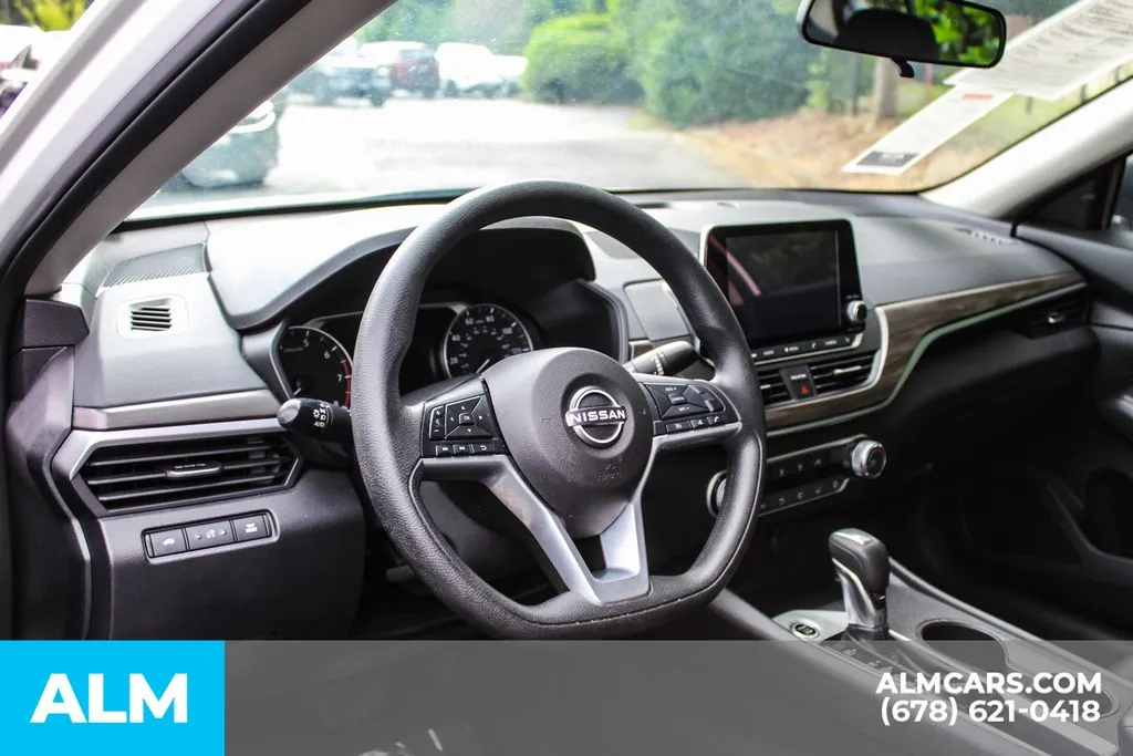2025 Nissan Altima SV - Photo 16