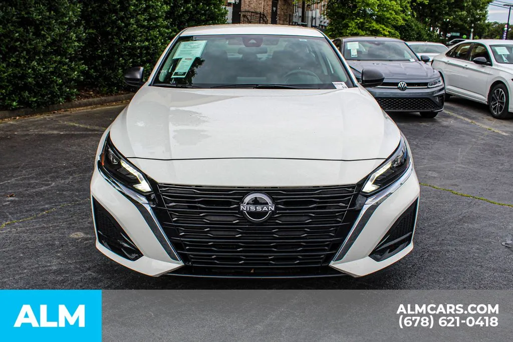 2025 Nissan Altima SV - Photo 9