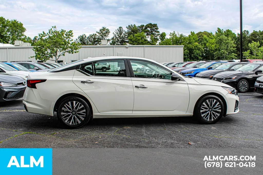 2025 Nissan Altima SV - Photo 8