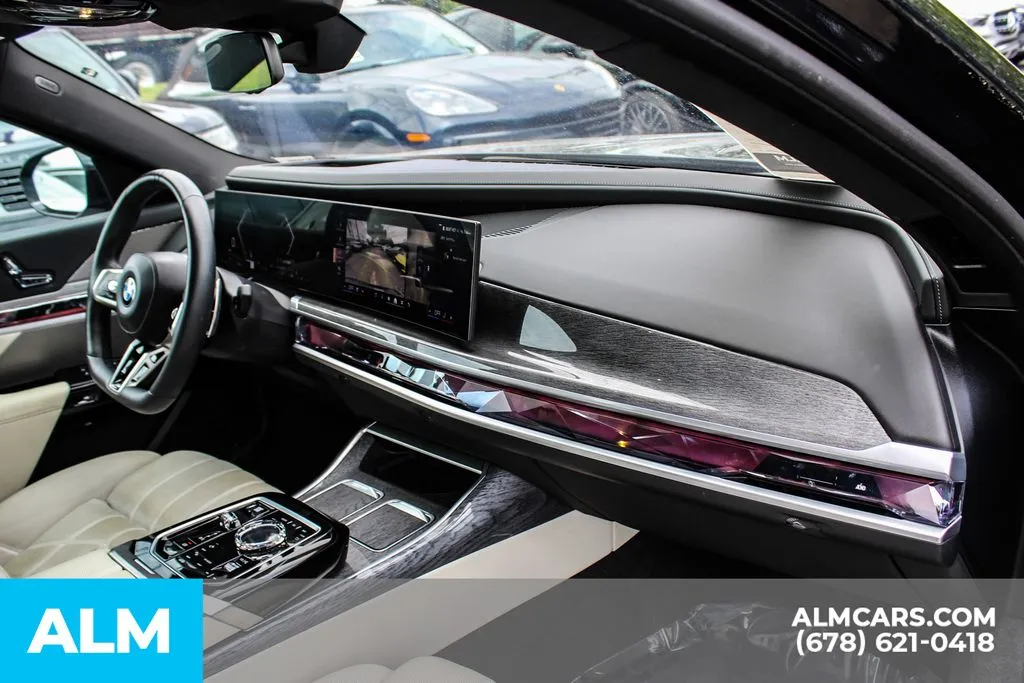 BMW 7 Series photo 18