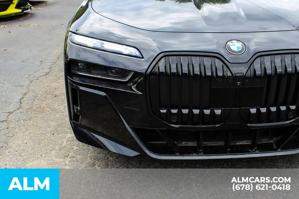BMW 7 Series photo 9