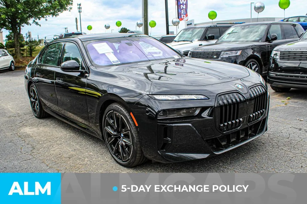 BMW 7 Series photo 3