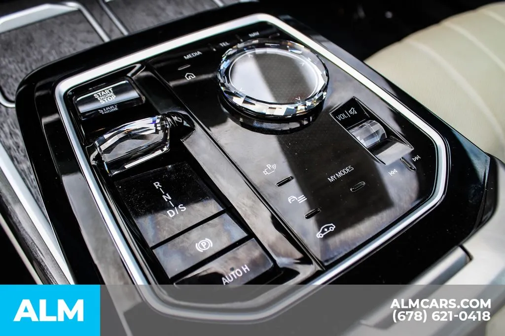 BMW 7 Series photo 29