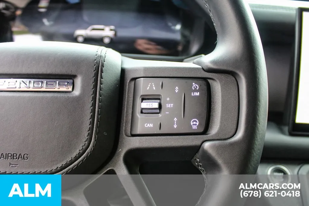 Land Rover Defender 110 photo 24