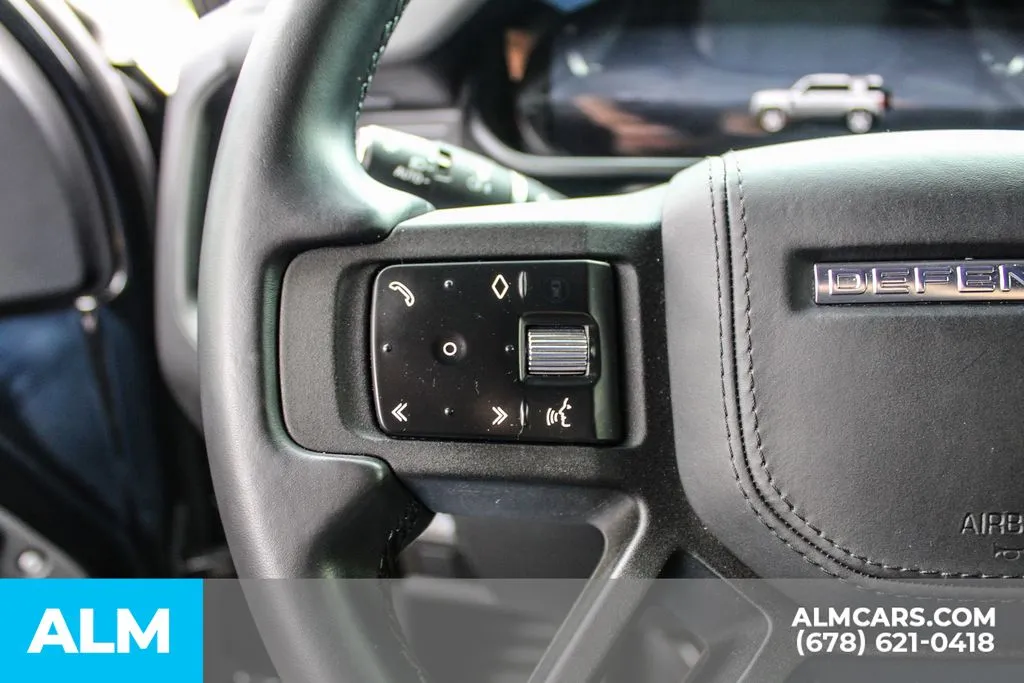 Land Rover Defender 110 photo 23