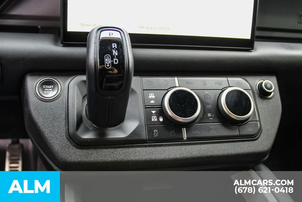 Land Rover Defender 110 photo 35
