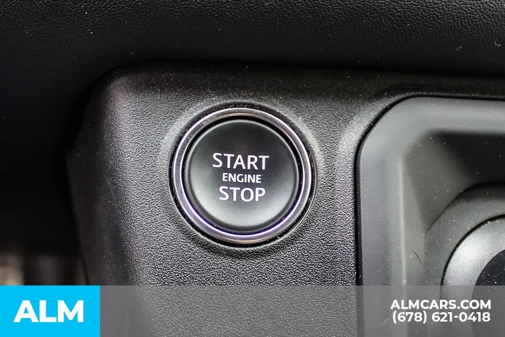 Land Rover Defender 110 photo 26