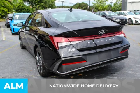 More photos of 2025 Hyundai Elantra SEL Sport at ALM Gwinnett, GA