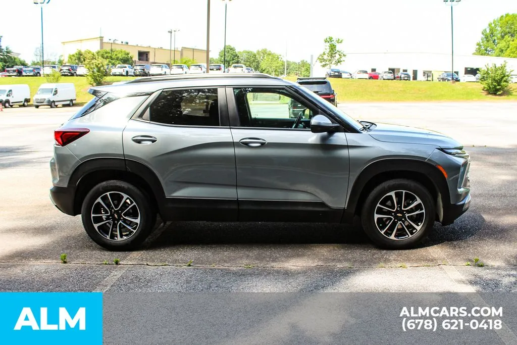 Chevrolet TrailBlazer photo 8
