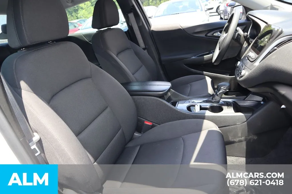 Chevrolet Malibu photo 24