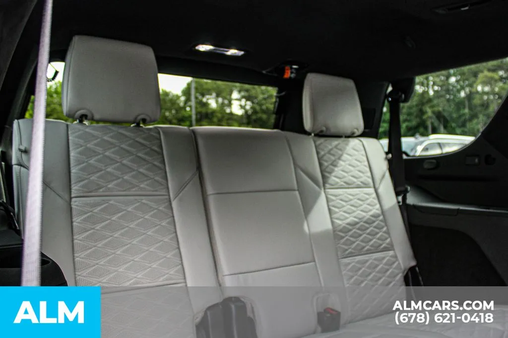 Cadillac Escalade photo 18
