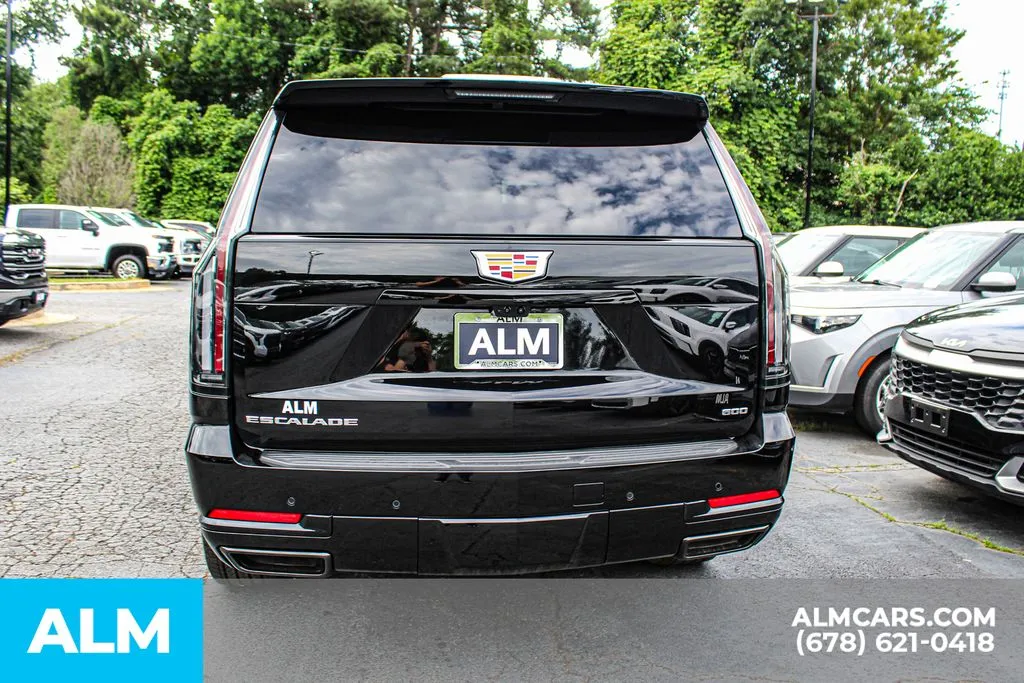 Cadillac Escalade photo 9