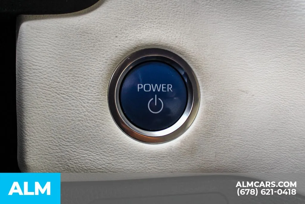 Toyota Sequoia photo 29