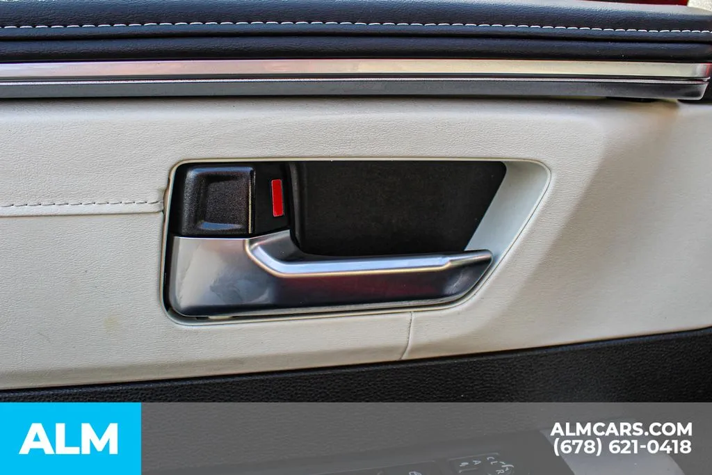Toyota Sequoia photo 38