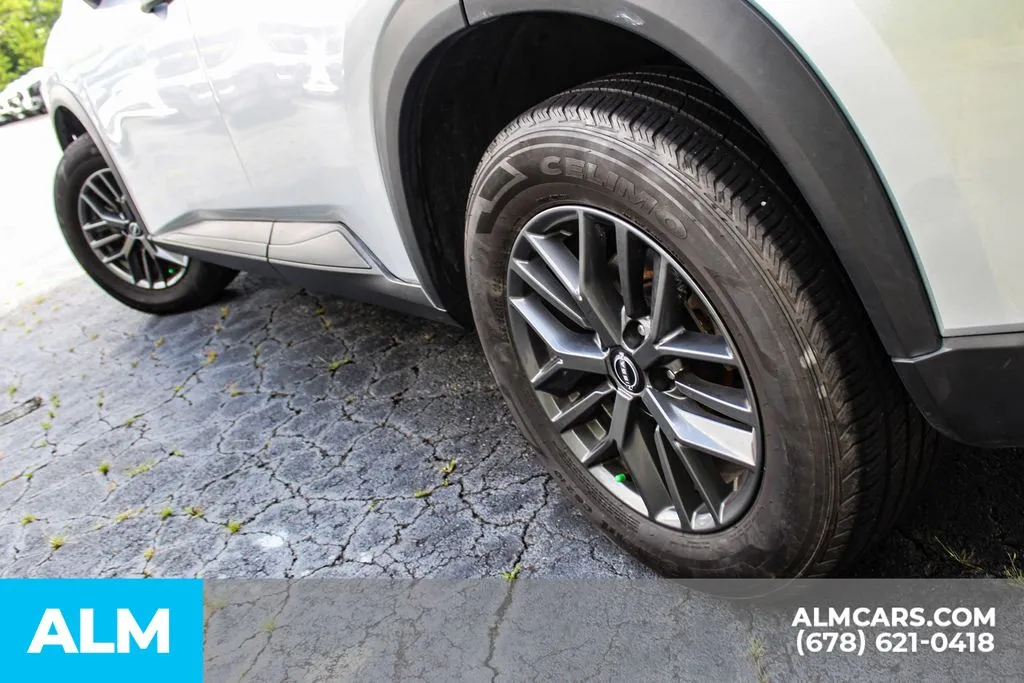 Nissan Rogue photo 14