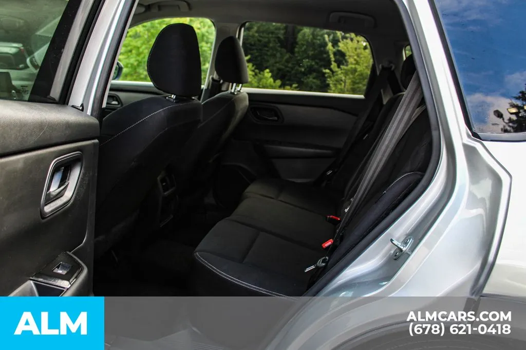 Nissan Rogue photo 17
