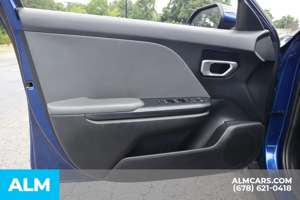 2025 Kia K4 LXS - Photo 14