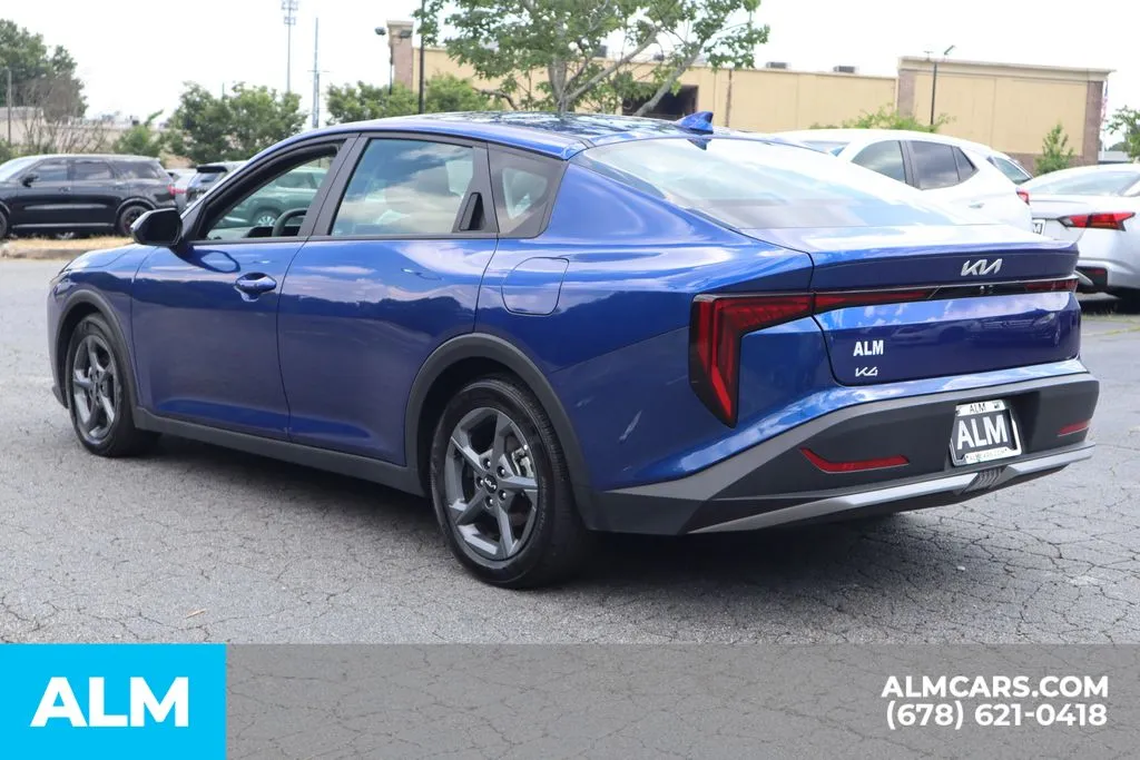 2025 Kia K4 LXS - Photo 8