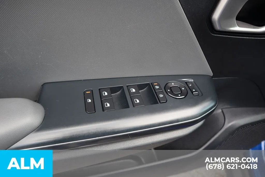 2025 Kia K4 LXS - Photo 15