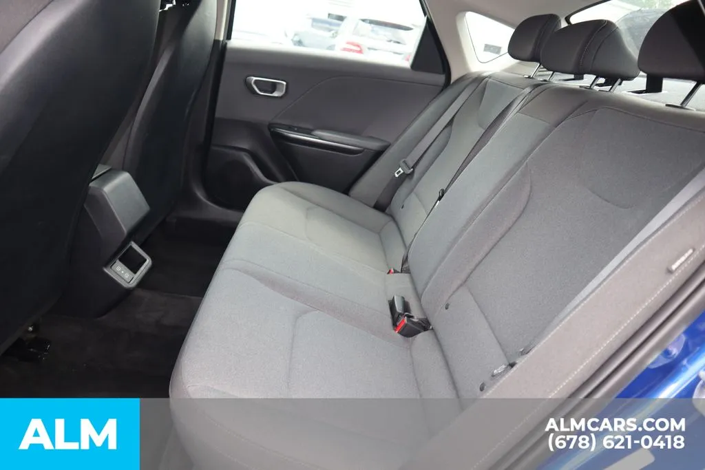 2025 Kia K4 LXS - Photo 16