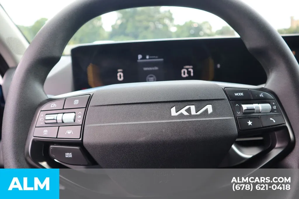 2025 Kia K4 LXS - Photo 28