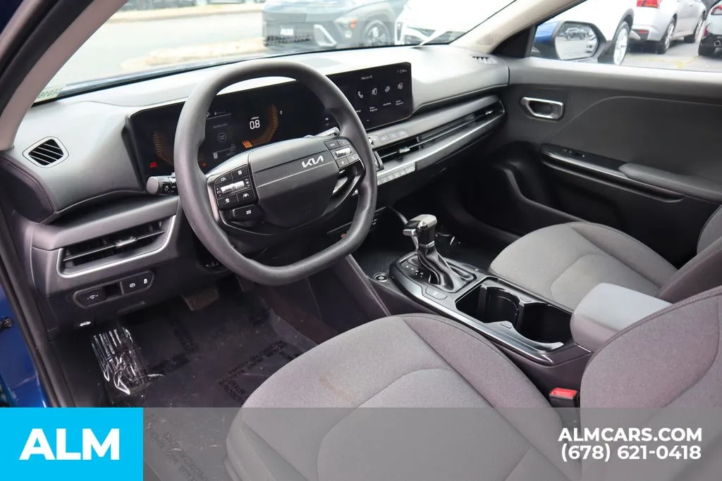 2025 Kia K4 LXS - Photo 9