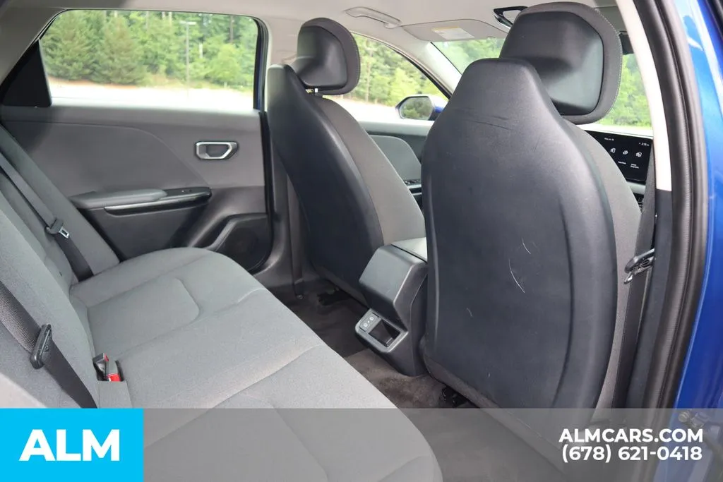2025 Kia K4 LXS - Photo 21
