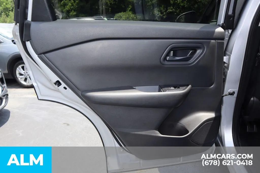 Nissan Rogue photo 18