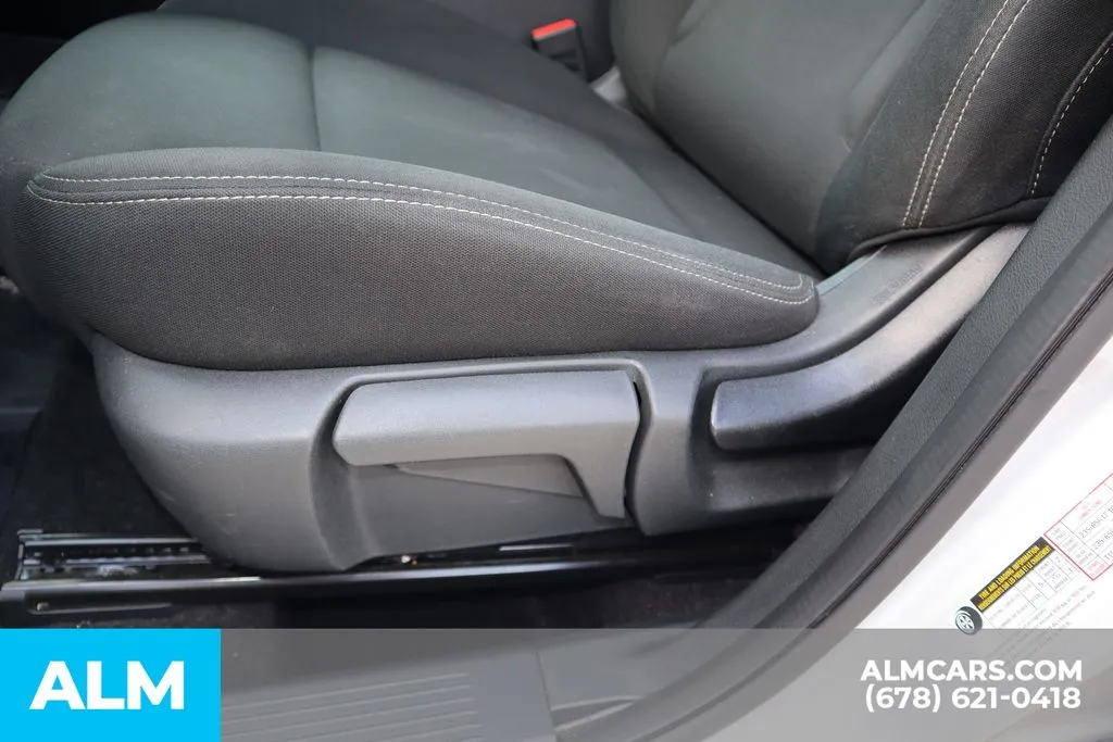 Nissan Rogue photo 11